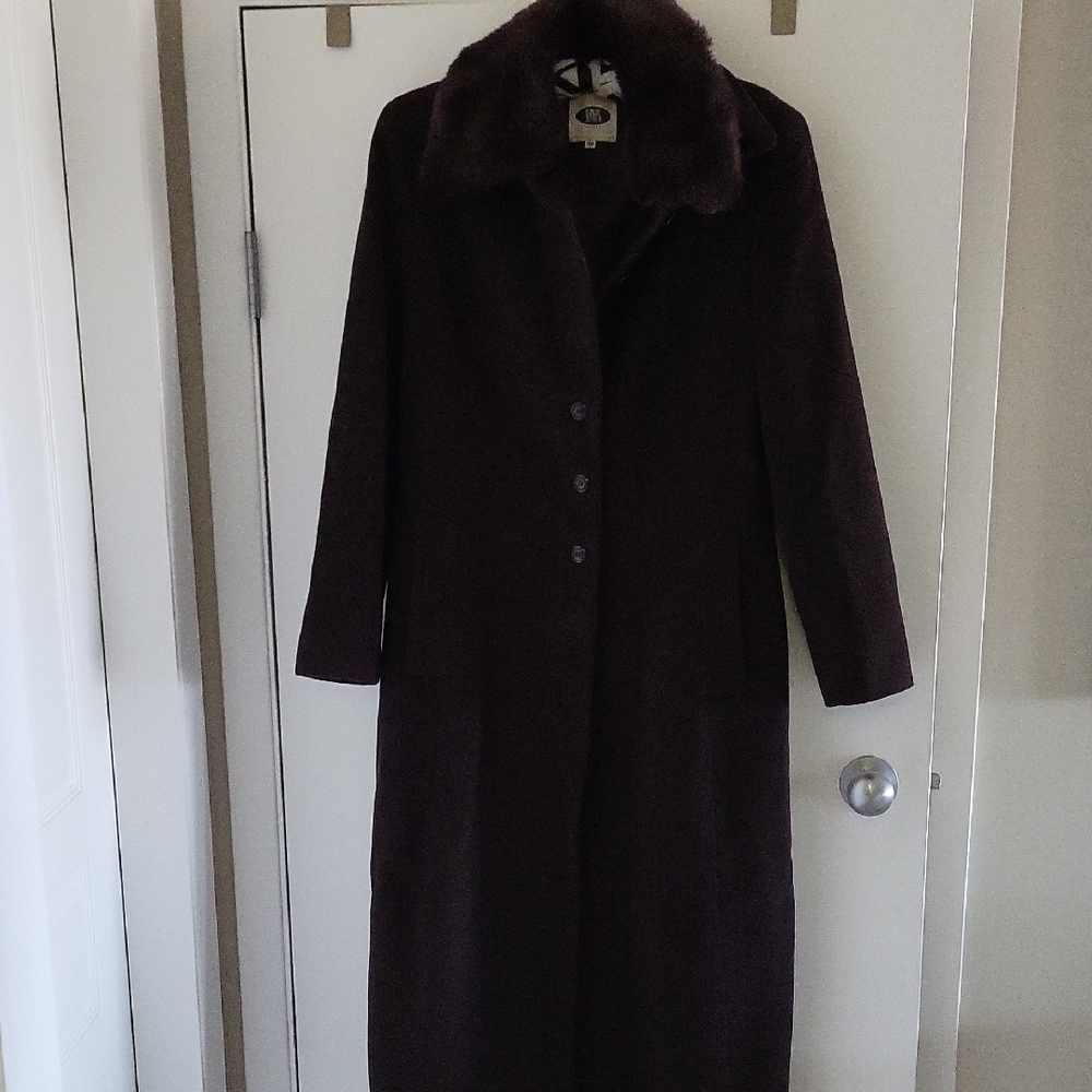 Elegant Brown Women's Coat